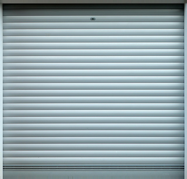 Výklopná vrata se mi líbí. 