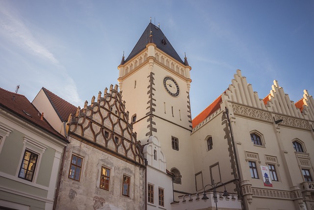 město